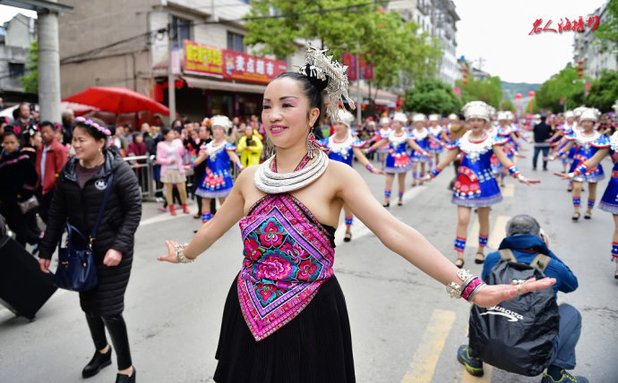 台江苗族姊妹节巡游,台江苗族姊妹节苗族服装