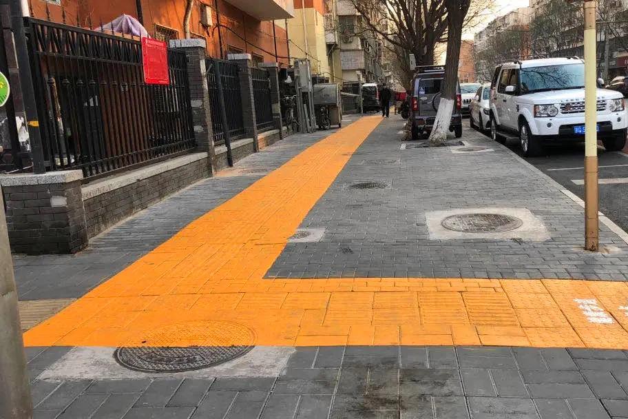 推窗见景伸懒腰,推窗见景的生活