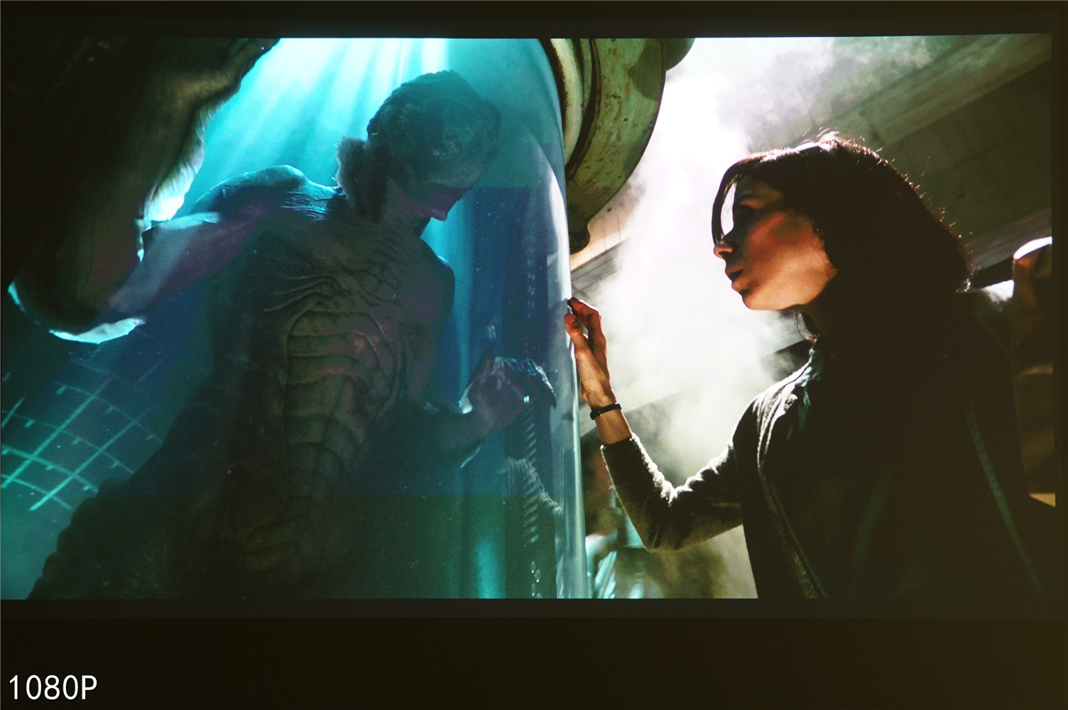 8000块的4K投影仪效果怎么样,800元的1080p的投影仪