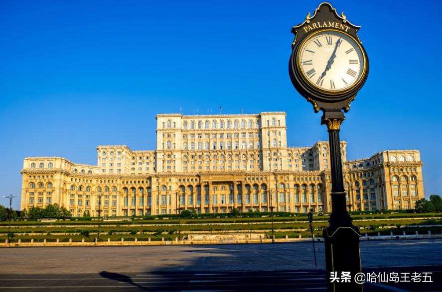 世界第一县耗资200亿政府办公大楼,世界第一豪华大楼