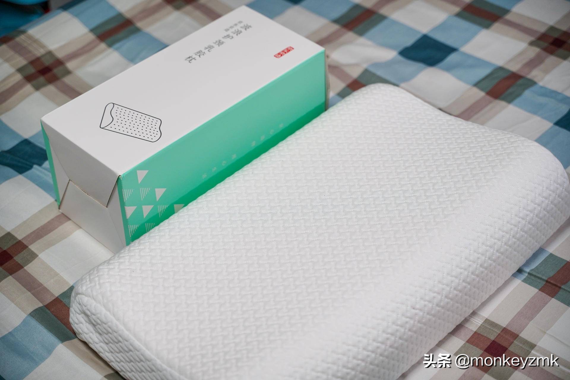 羽绒枕荞麦枕哪个贵,羽绒枕价格差距为什么那么大