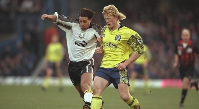 英超复古球衣曼联,曼联史上最丑陋一战