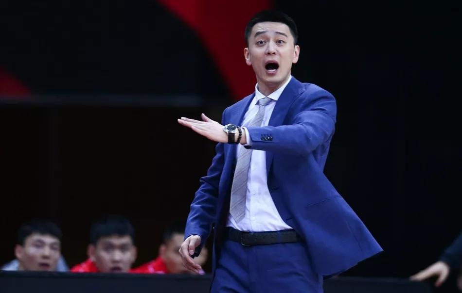 杨鸣晴天霹雳辽篮痛失cba争冠王牌,杨鸣cba历程