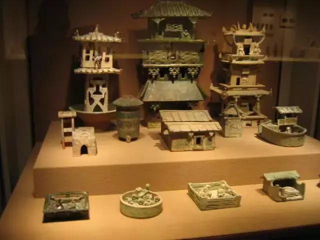 鐬掑ぉ杩囨捣鏃惰,鐬掑ぉ杩囨捣鏈嶈