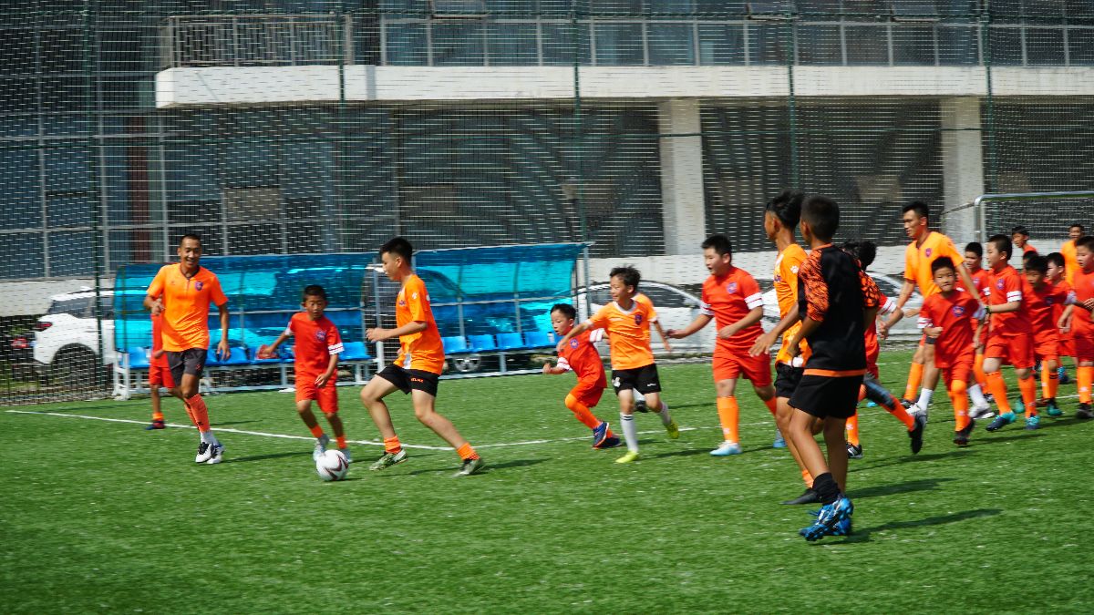 青岛海牛足球俱乐部青训夏令营,青少年足球夏令营全集