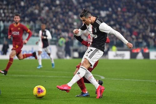 c罗梅开二度助尤文收获联赛4连胜,一人独进两球c罗再破多个纪录