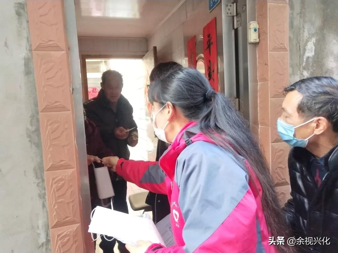 志愿者化身快递员,志愿者化身配送员