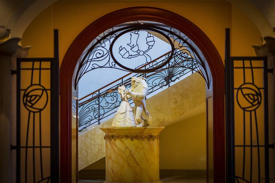 上海迪士尼酒店两天一夜攻略,上海迪士尼旅游攻略小礼品