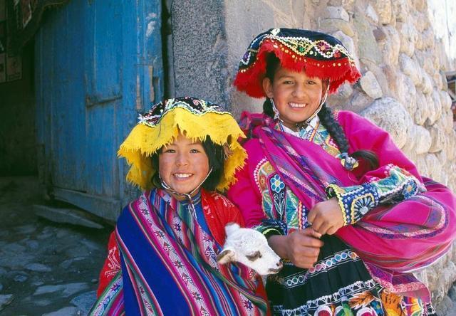 长相像外国人的汉族人,长相酷似中国人的印第安人