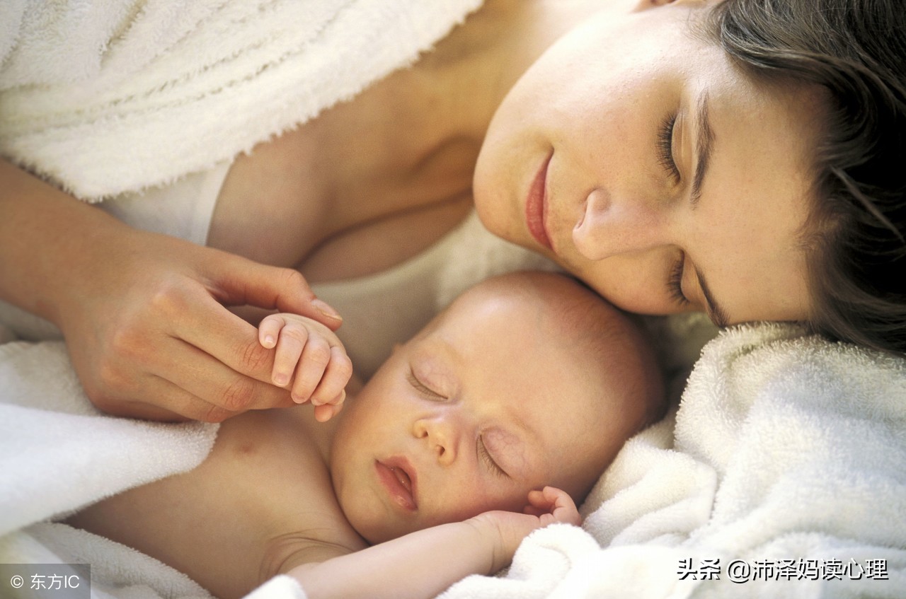 婴儿夜啼什么原因,宝宝很饿一喂奶就哭是怎么回事