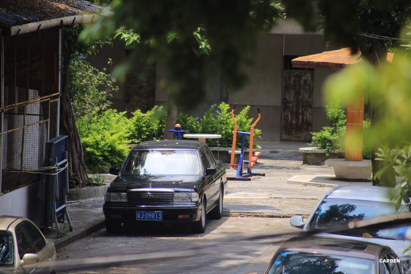 2018款丰田皇冠改装,丰田皇冠3.0老款内饰