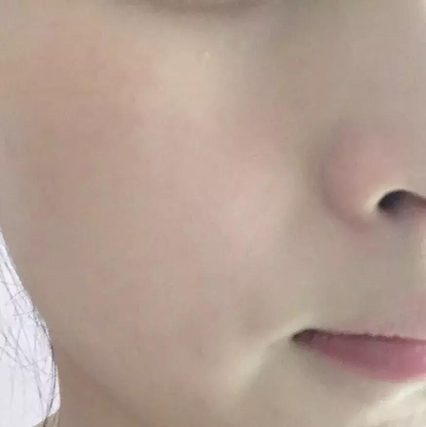 一键磨皮拯救无数卡粉的粉底液,磨皮滤镜粉底液