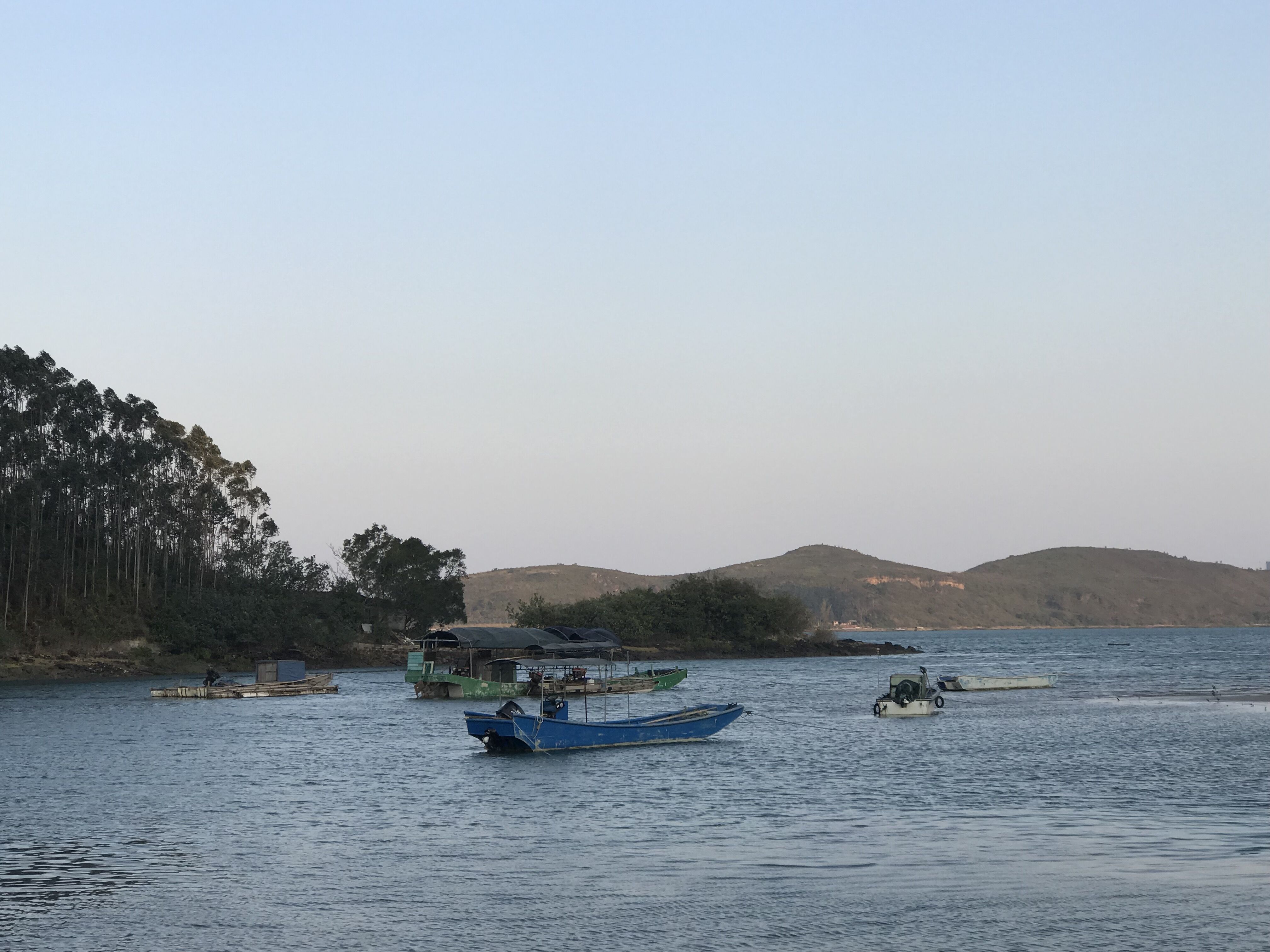 又见东兴,故地重游口岸都关闭了,不同时间不同伙伴不同心情