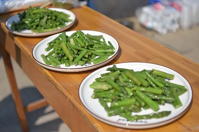 河南上蔡:诞生“芦笋王”单棵拍卖300元