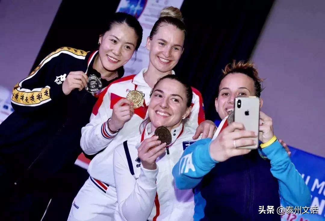 庆祝女篮姑娘夺冠,祝贺女篮姑娘们夺冠