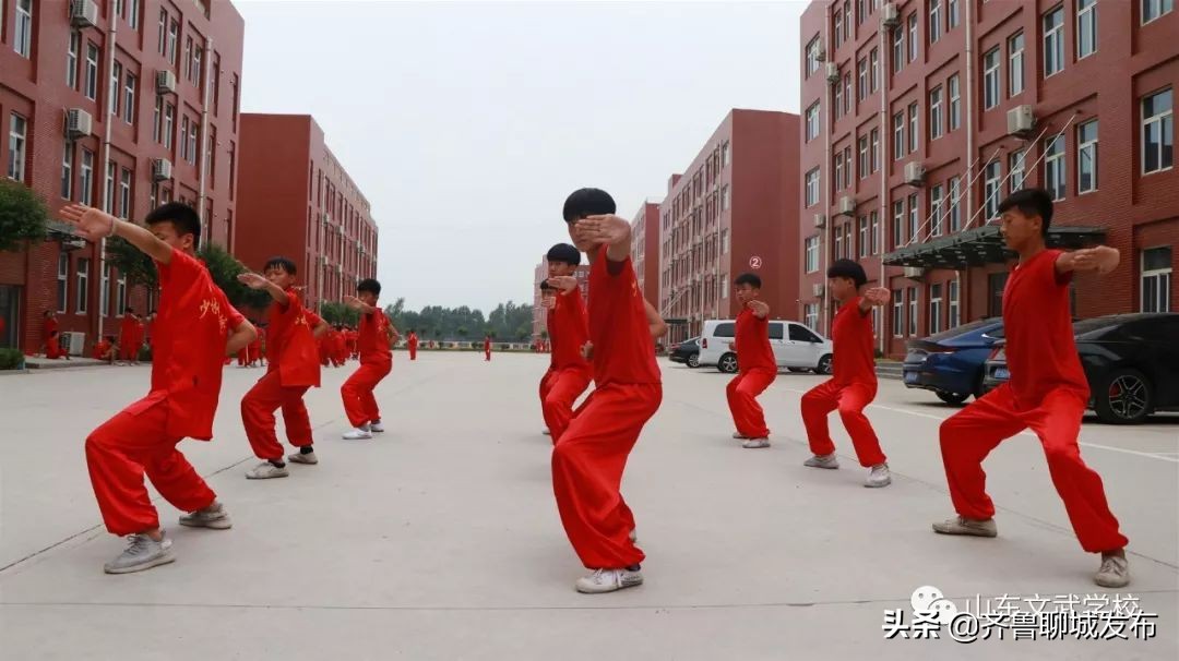 聊城少林武校摔跤队,聊城少林武校举重队