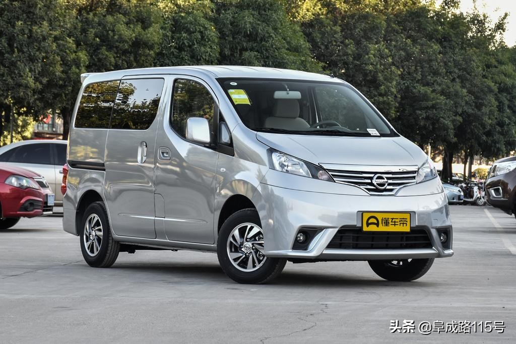 连纽约的出租车都选它！舒适、耐用，更能装的日产NV200终于到手了，让我们看看它到底有多实用！