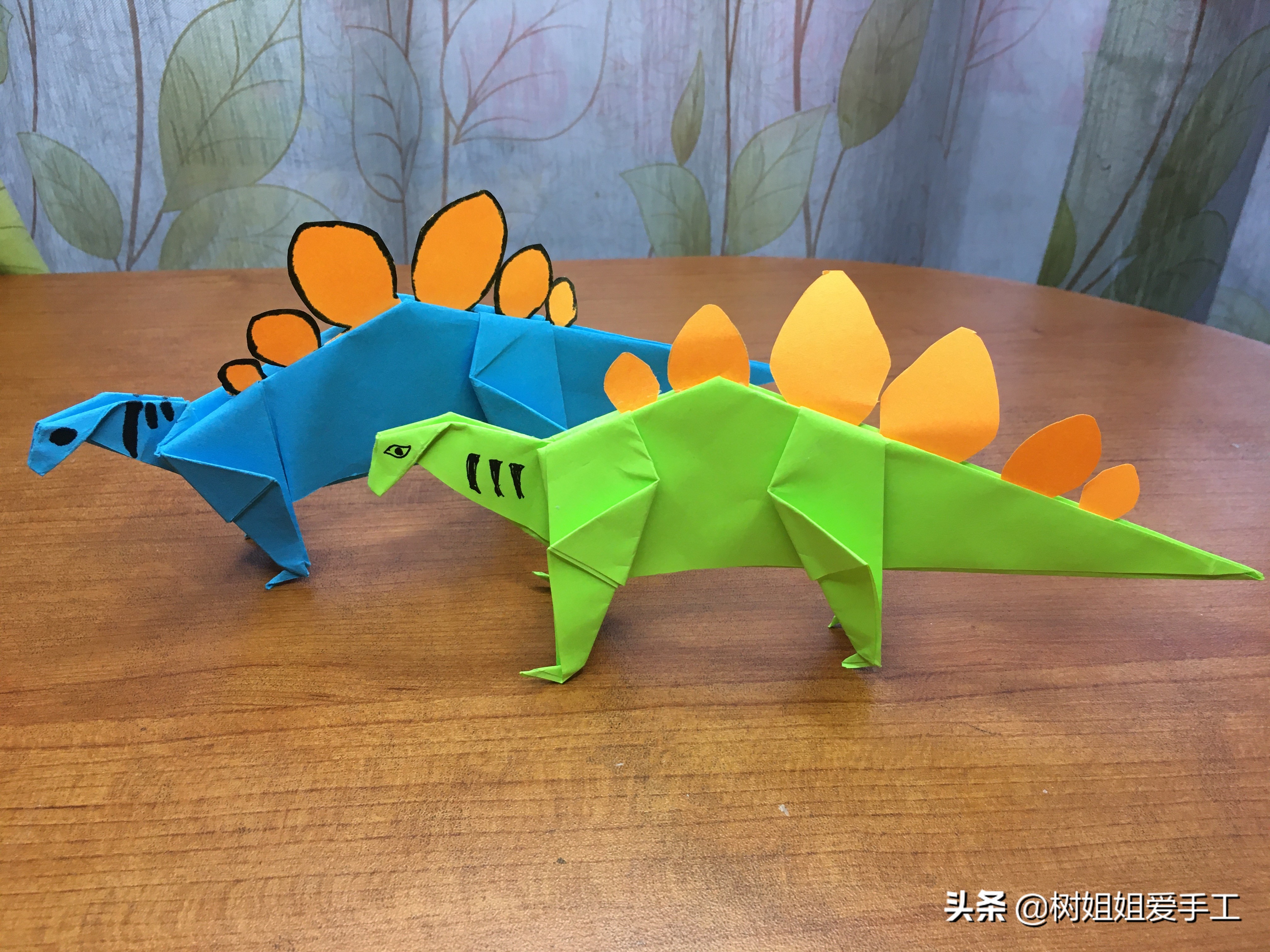 动物折纸镰刀龙教程,折可以张嘴的恐龙