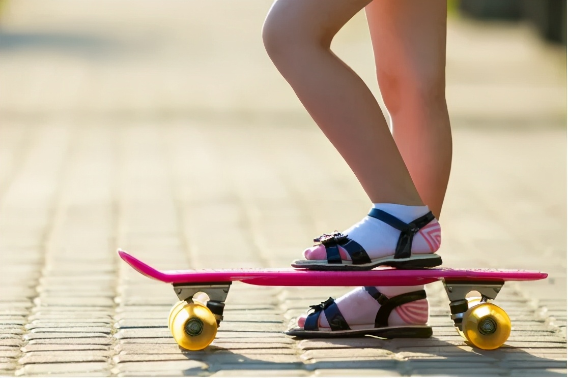 小众潮鞋推荐小学生,2021网红小白鞋潮流百搭舒适透气