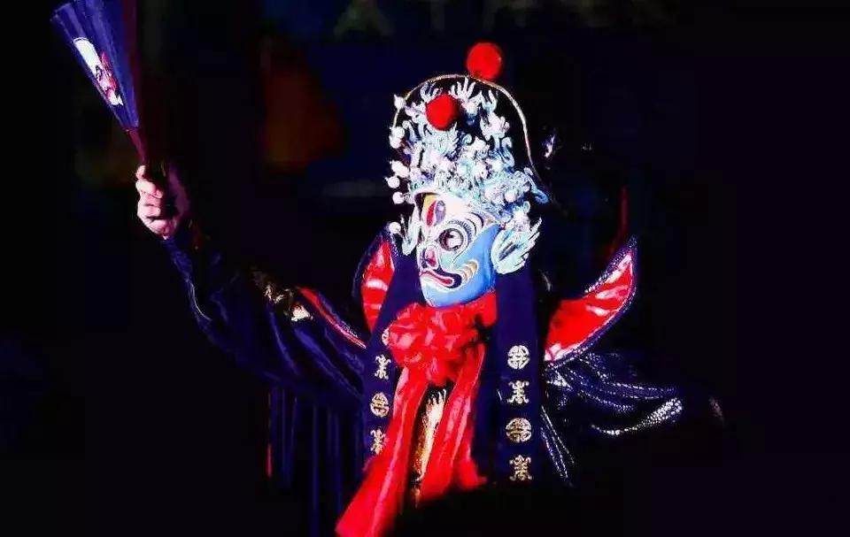 一个人出去有点无聊,一个人出去玩无聊吗