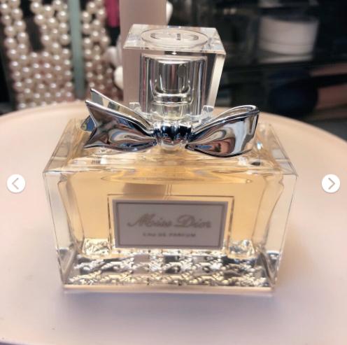 年轻的女孩子适合喷什么香水,20岁小女生香水推荐