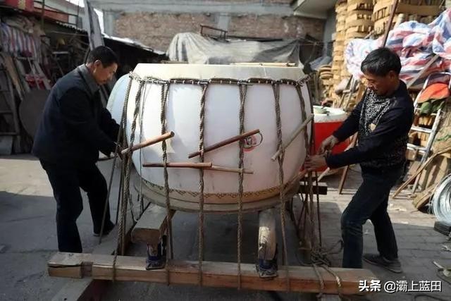 西安两兄弟坚持手工制鼓20年,手工制作民族纹样鼓