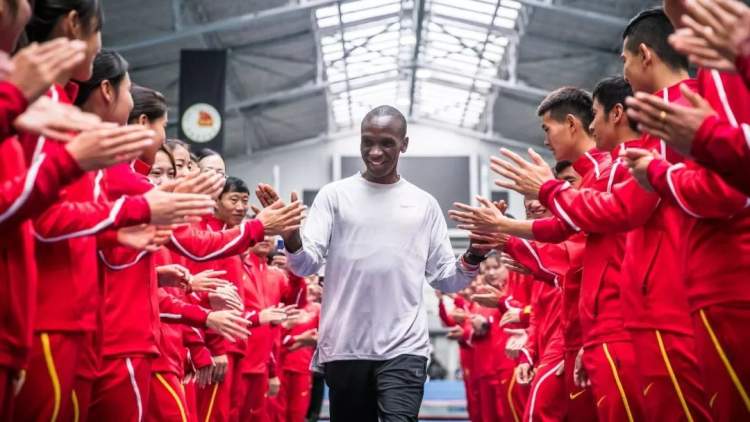 马拉松世界纪录基普乔格超燃视频,世界纪录基普乔格