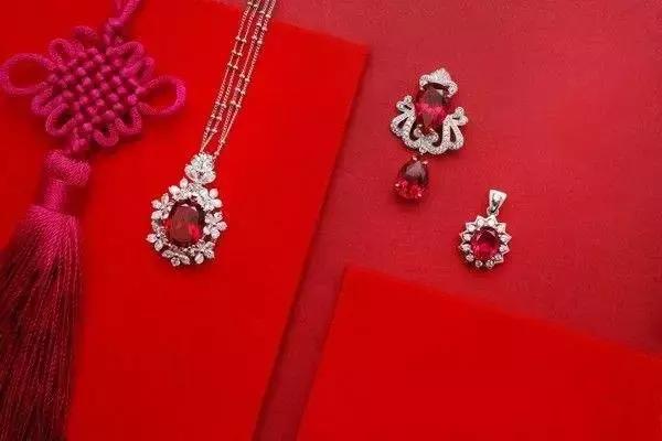 今年流行颜色珠宝,红色系珠宝图片大全