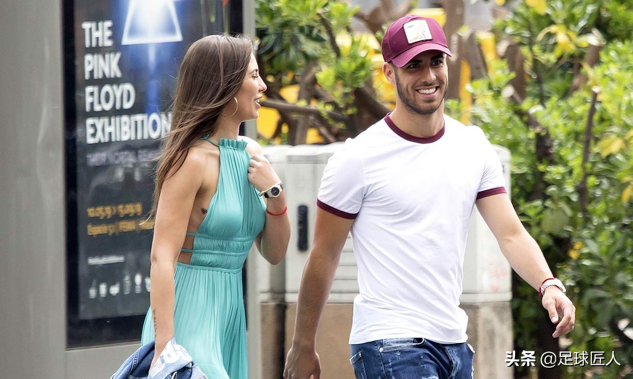 皇马新C罗正式公开恋情!同大学生女友甜蜜逛街,颜值身材都高