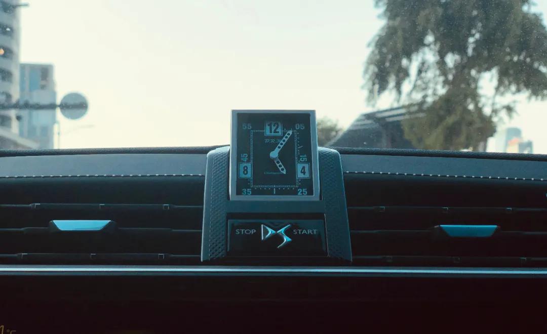 解锁小马路丨与来自时尚之都的DS7,望尽承载百年历史的外马路