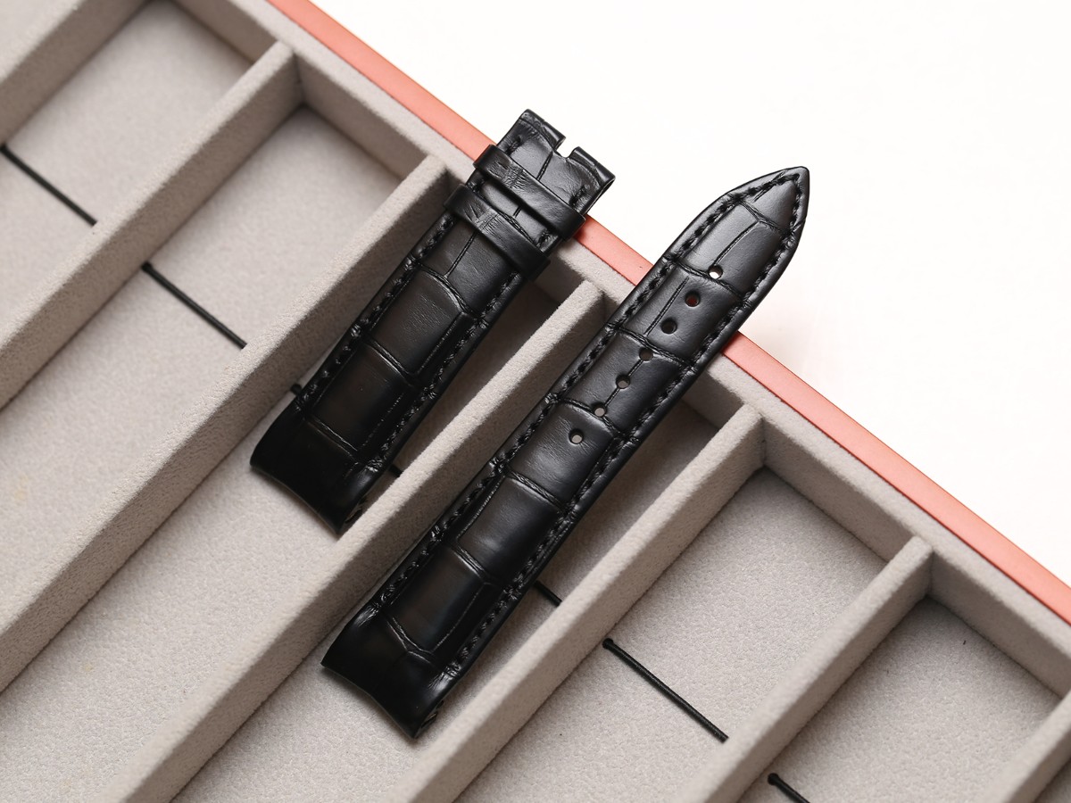 手表皮带开裂怎么修复？没法，其实皮表带耐久度更看重日常保养