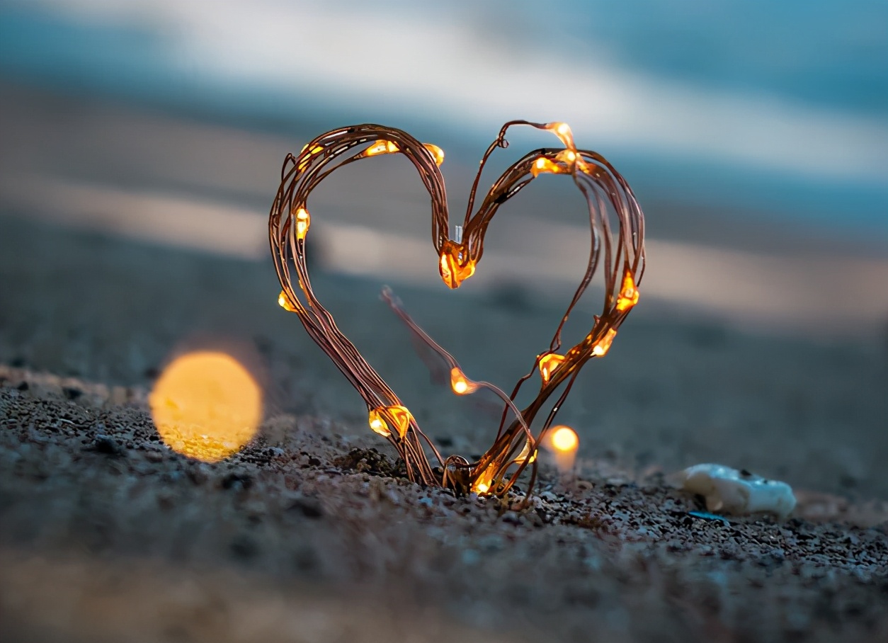 少女爱上老师不伦之恋，逃避婚姻堕下胎儿，治愈小说《催眠者》