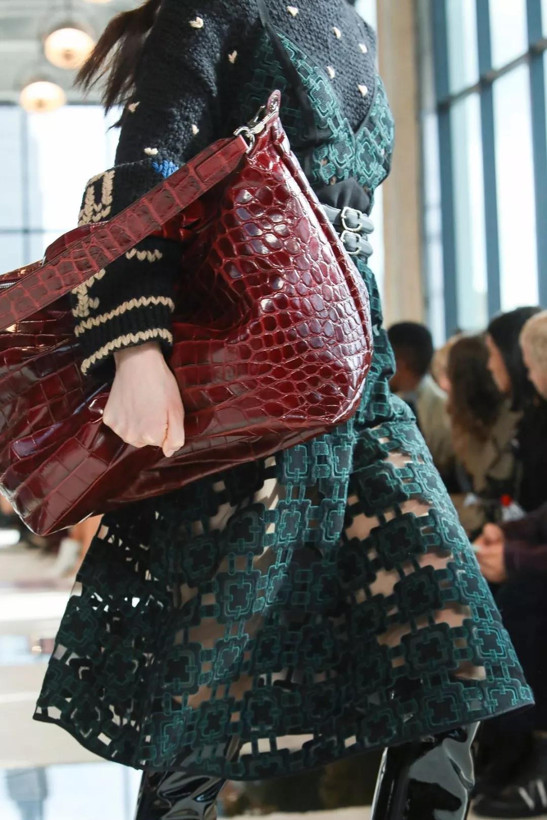 等疫情过后穿上漂亮的衣服,等疫情过后去赏花