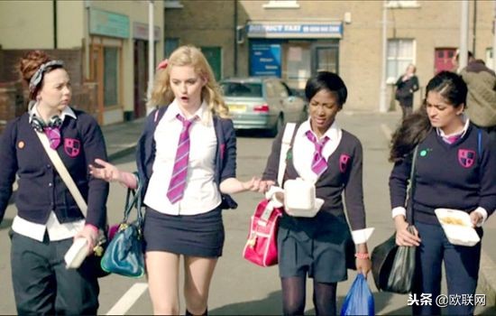 英国学校禁止穿昂贵服装,英国学校禁止穿昂贵服装是什么样