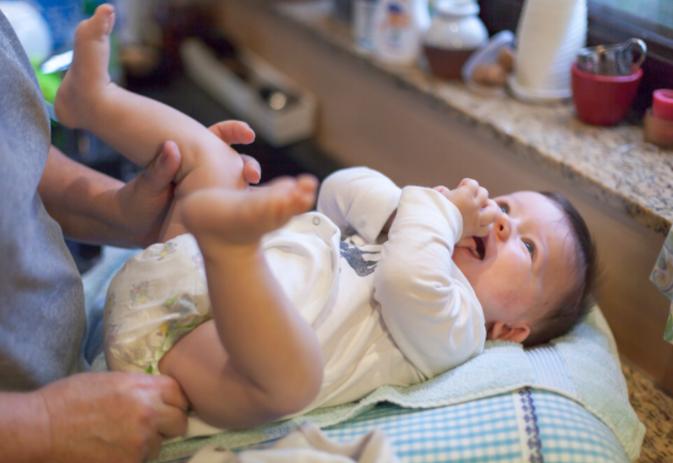 给宝宝戒掉尿不湿需要夜里叫醒吗,给宝宝戒尿不湿剩下的尿裤怎么办