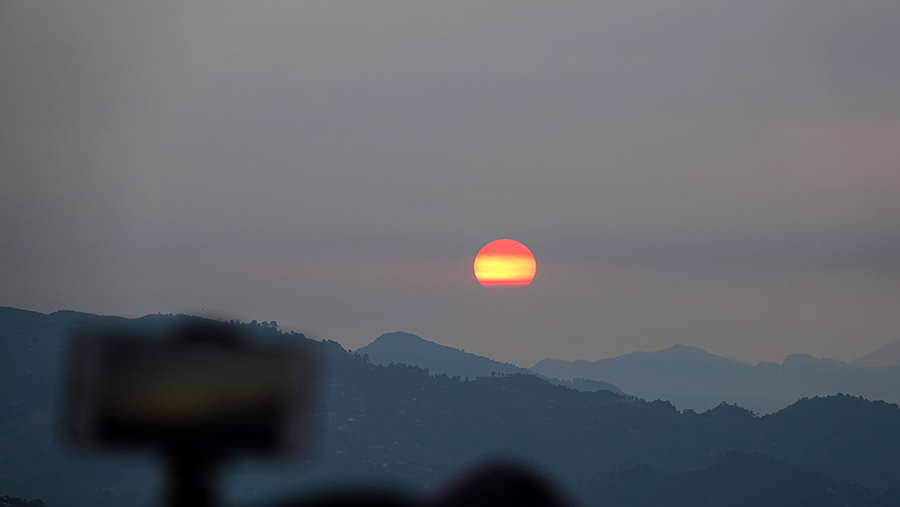 尼泊尔十堰,尼泊尔为什么这么穷