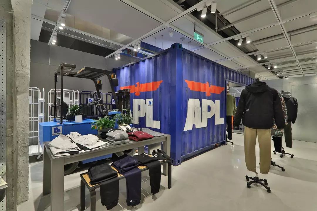 杨颖跟范丞丞同框的照片,杨颖和范丞丞摆pose