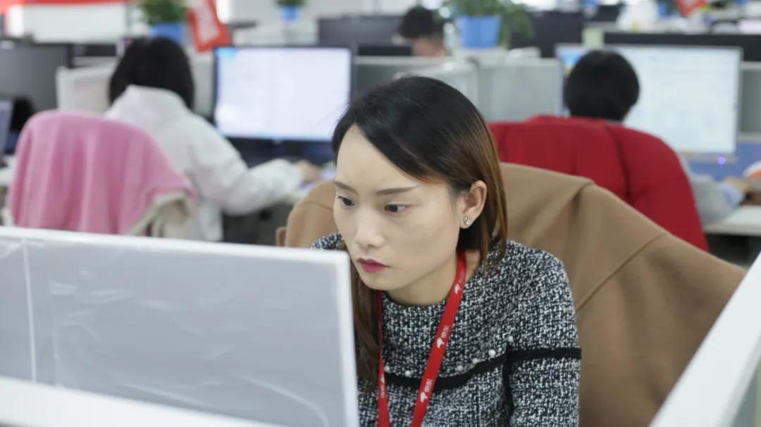 京东客服一个月能挣多少,在家做京东客服一月可以挣多少钱