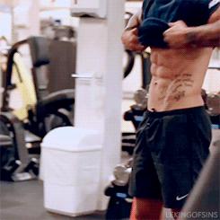 型男健身服,型男健身必备神器