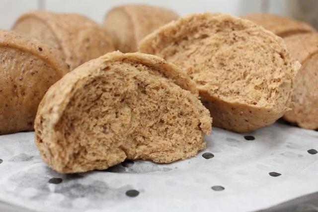 安琪酵母蒸的馒头发硬是怎么回事,为什么发酵的面蒸出来的馒头发硬