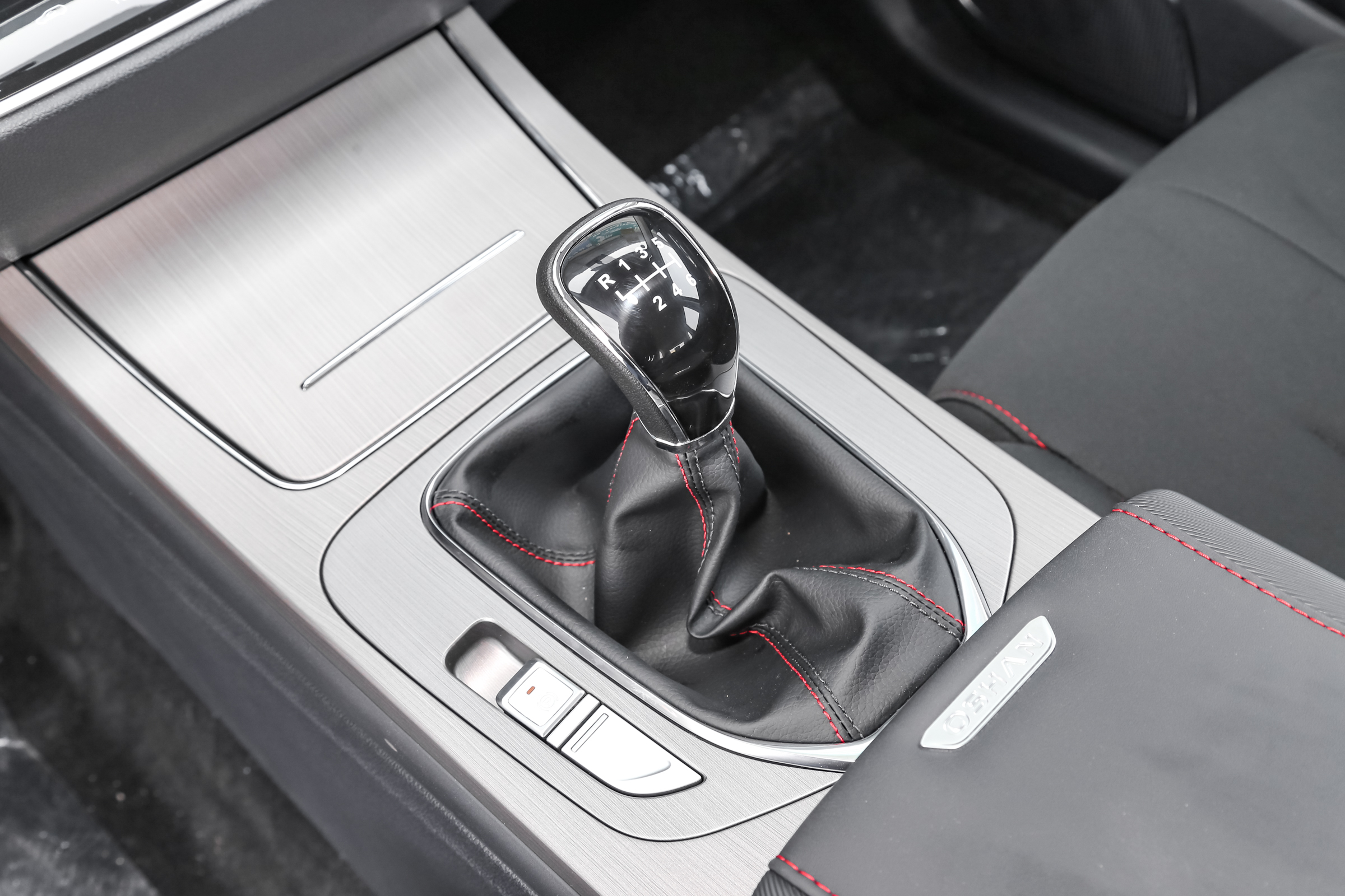 欧尚x7手动豪华测评试驾视频,长安欧尚x7plus七座动力测评