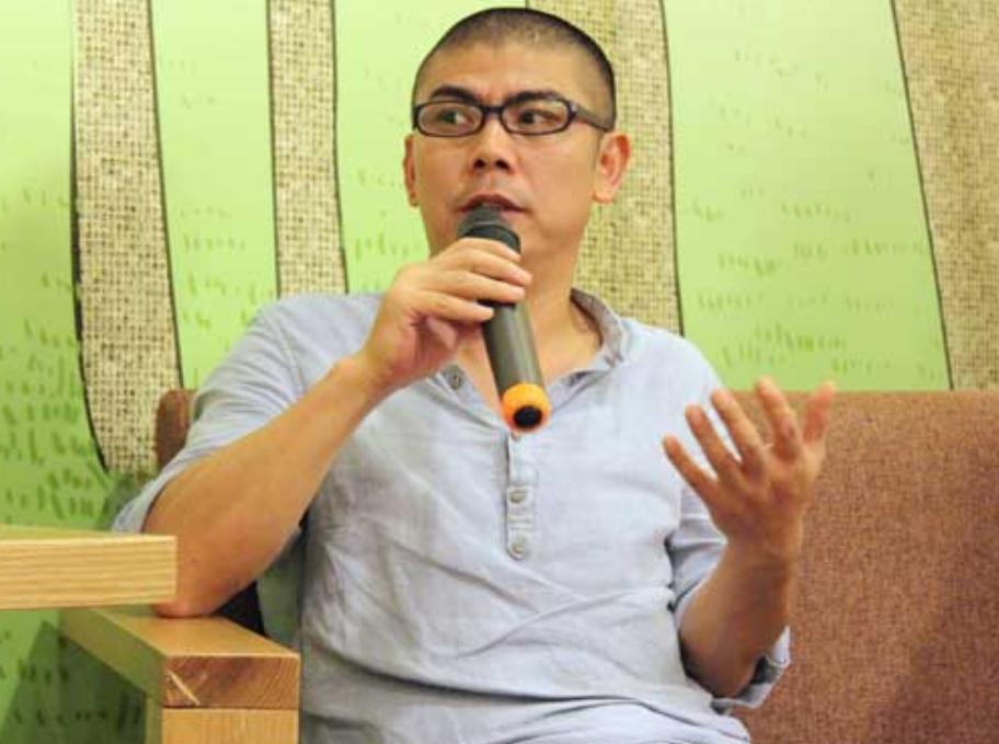 8岁男孩被锁在笼子里,七岁男孩被父亲锁笼子1年多