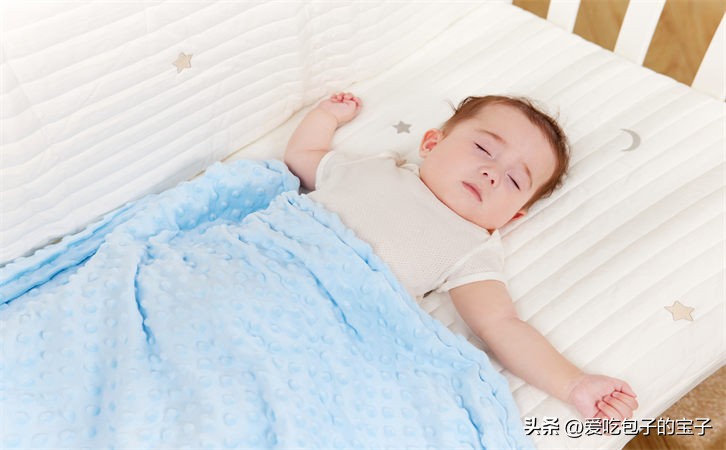新生儿头睡变形了？别慌！青岛禧月荟告诉你这么做