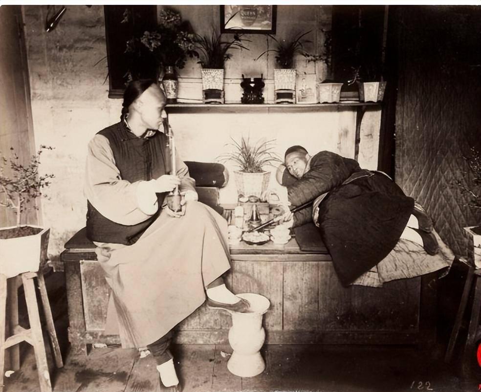 罕见照片，世界上胸最大的女人，女人舌头10.16厘米，你见过吗2