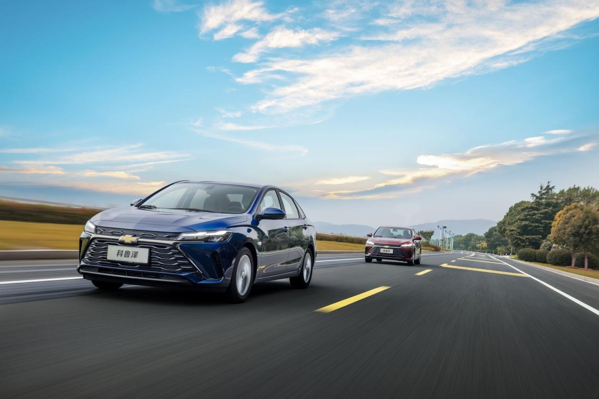 时尚动感家轿科鲁泽仅售5万多,新款科鲁泽二厢版售价