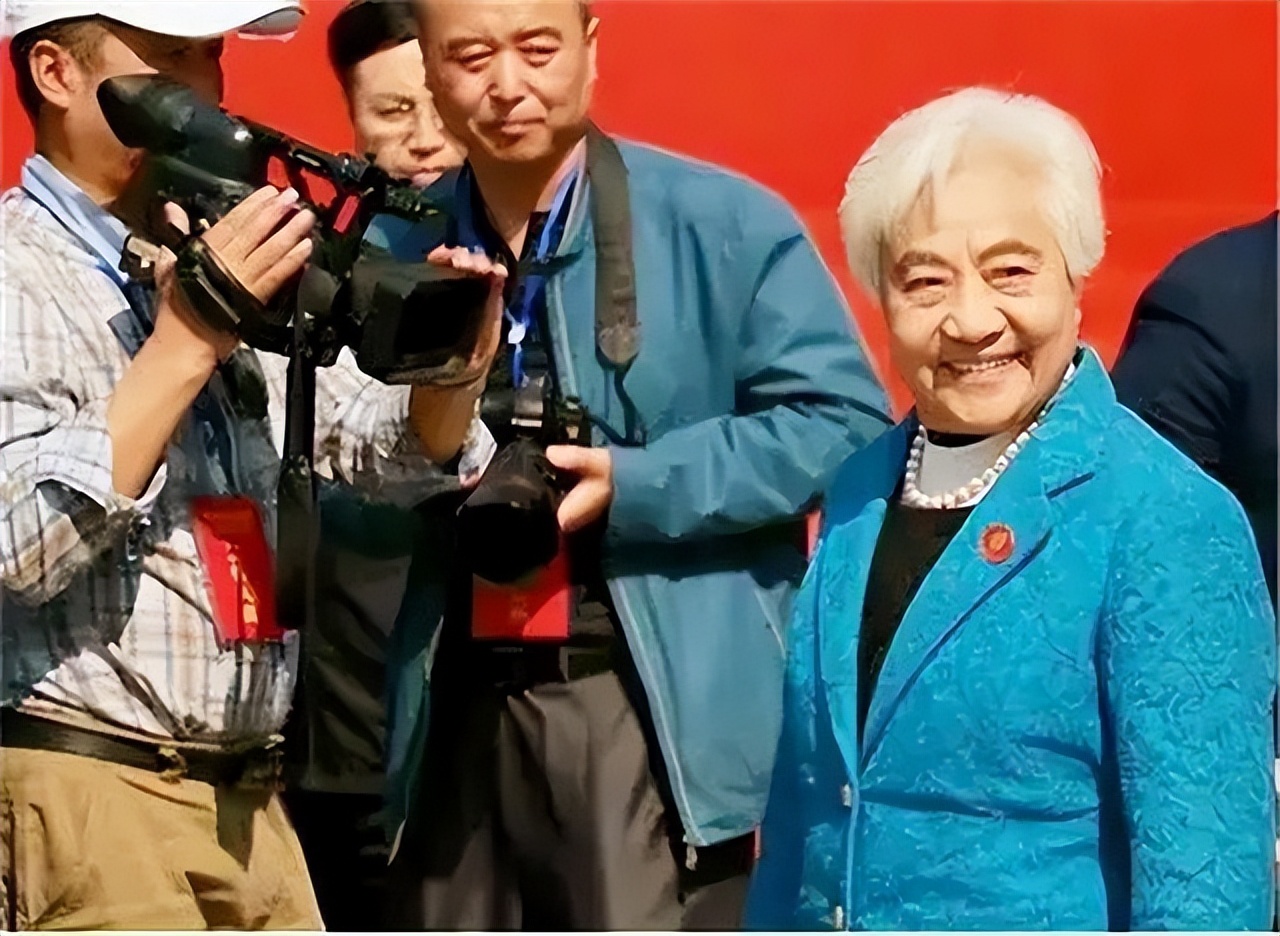 吴桂贤副总理爱人和子女现状如何？