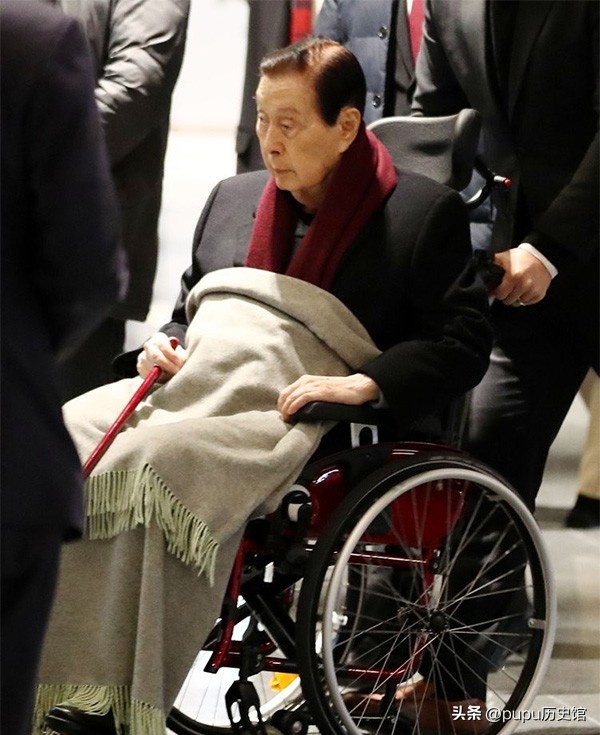 韩国财阀乐天凭什么如此嚣张？摆布总统，玩弄女星，插手部署萨德