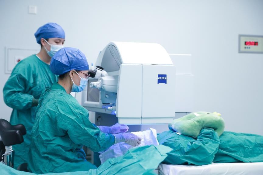 超280万人围观！湘雅医院这场公益全飞秒摘镜直播超燃