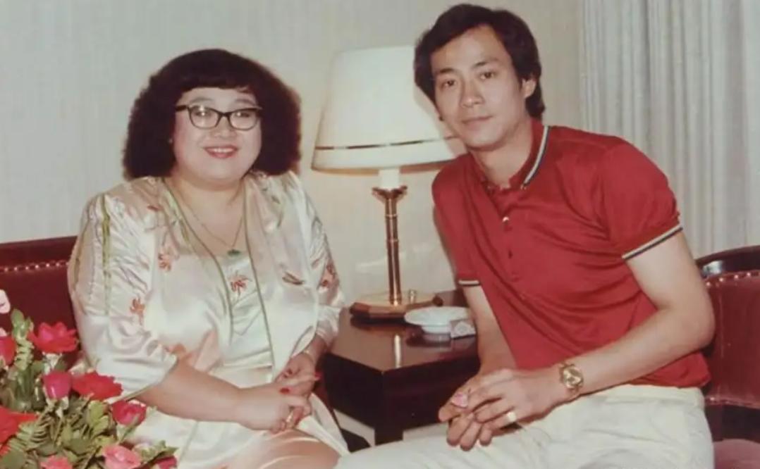 发际线秃的男星,盘点十大秃头男星佩戴假发