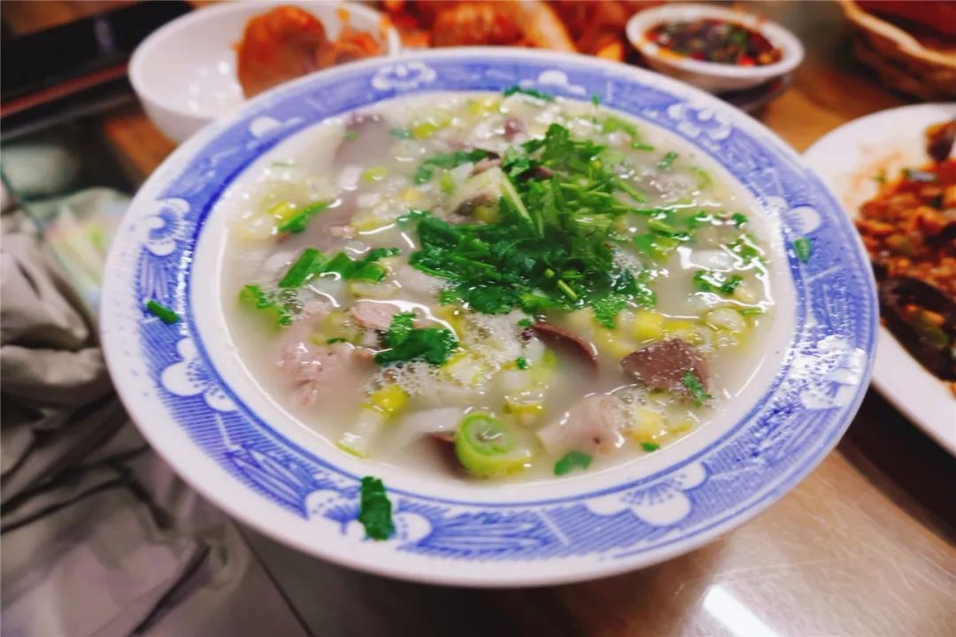 抓住秋天摘苹果,抓住秋天的尾巴赏红叶